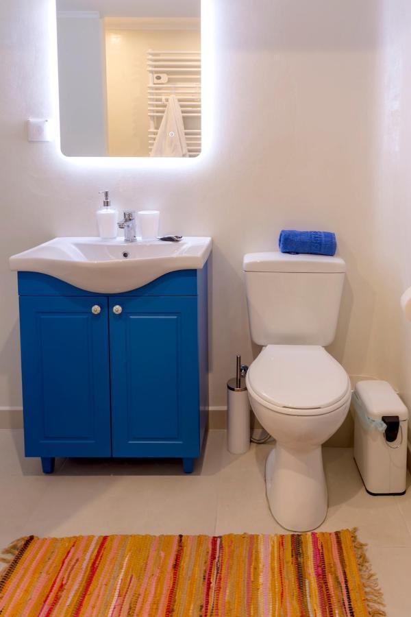 Blue And White Apartment Vipgreece 아테네 외부 사진