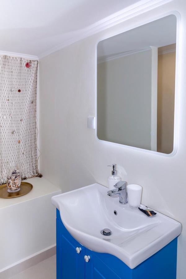 Blue And White Apartment Vipgreece 아테네 외부 사진